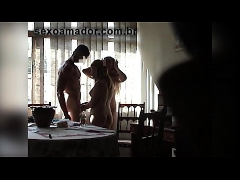 ❤️ Els amics sexuals conviden un home gegant i un trio amb ell Fota al porno ca.verhentai.ru ☑