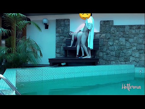 ❤️ El cap convida la criada a la piscina, però no va poder resistir-se a una calor Fota al porno ca.verhentai.ru ☑